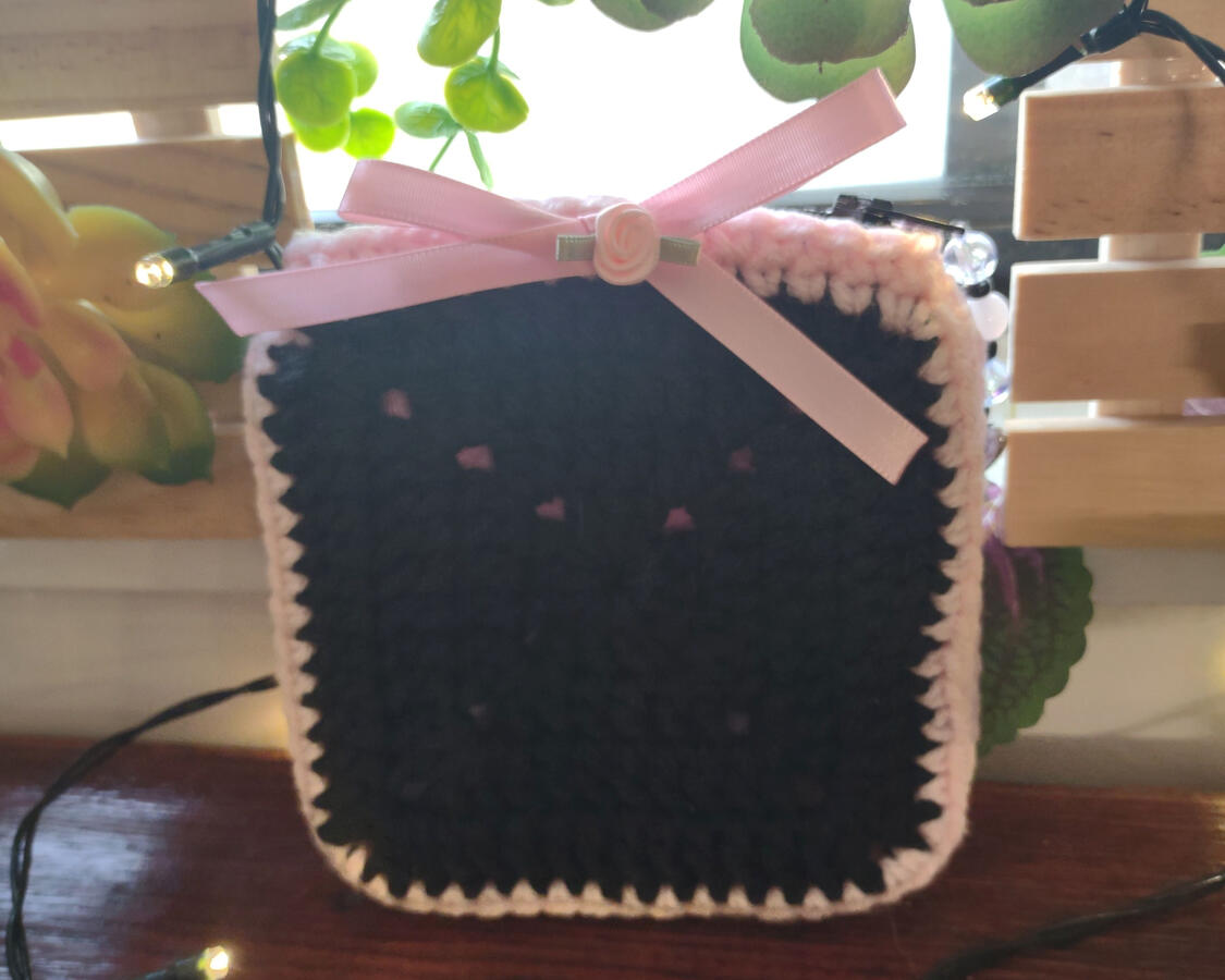 Coquette coin pouch